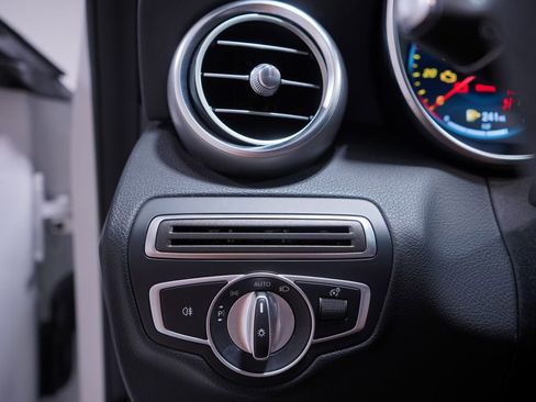 Used 2020 Mercedes-Benz C 300 Sedan image 18