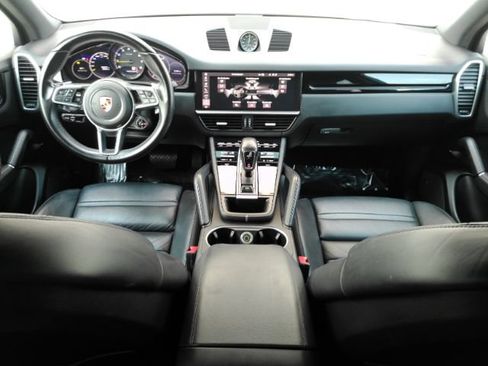 Used 2021 Porsche Cayenne E-Hybrid w/ Premium Package AWD/4WD image 2