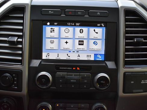 Used 2019 Ford F150 King Ranch w/ Equipment Group 601A Luxury AWD/4WD image 19