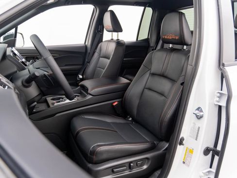 Used 2025 Honda Ridgeline TrailSport image 16