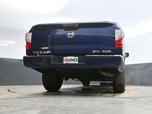Used 2022 Nissan Titan SV image 50