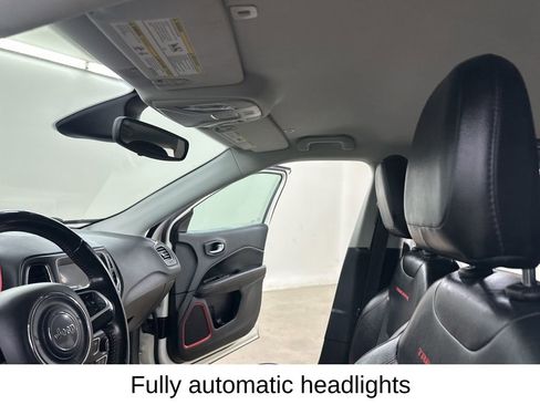 Used 2019 Jeep Compass Trailhawk AWD/4WD image 32