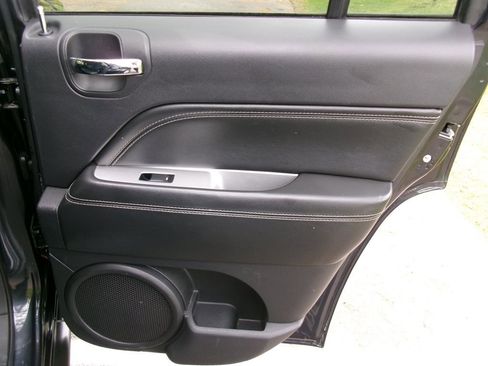 Used 2014 Jeep Compass Latitude w/ Sun/Sound Group image 25