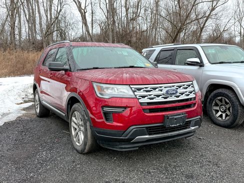Used 2019 Ford Explorer XLT image 8