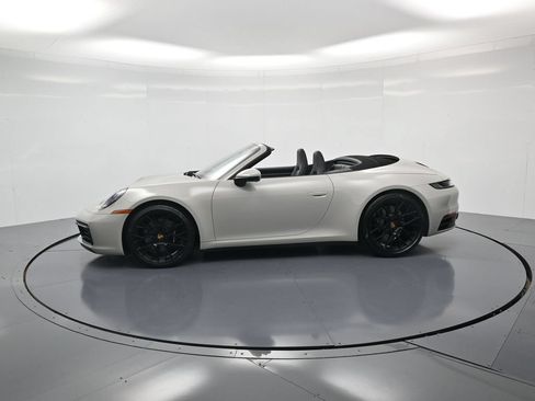 Used 2022 Porsche 911 Carrera S RWD image 2