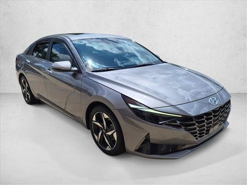 Used 2023 Hyundai Elantra Limited FWD image 3