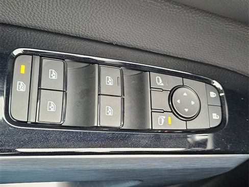 New 2025 Nissan Pathfinder SL w/ Lighting Package (N92) image 18