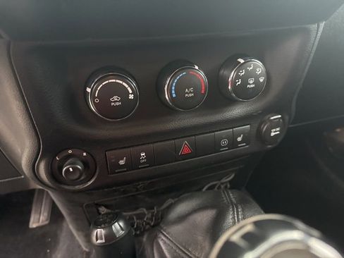 Used 2012 Jeep Wrangler Sahara w/ Dual Top Group image 19