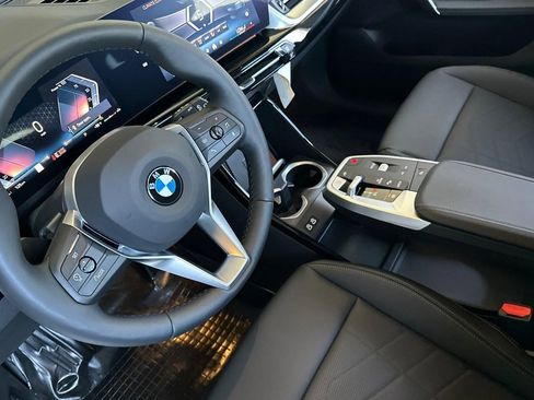 Used 2025 BMW X1 xDrive28i w/ Convenience Package AWD/4WD image 4
