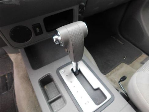 Used 2017 Nissan Frontier SV image 10