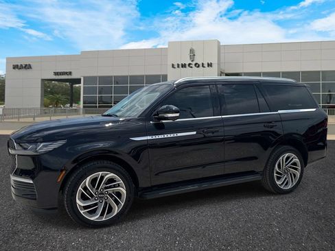 New 2026 Lincoln Navigator Premiere AWD/4WD image 7