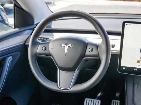 Used 2024 Tesla Model Y Performance AWD/4WD image 16
