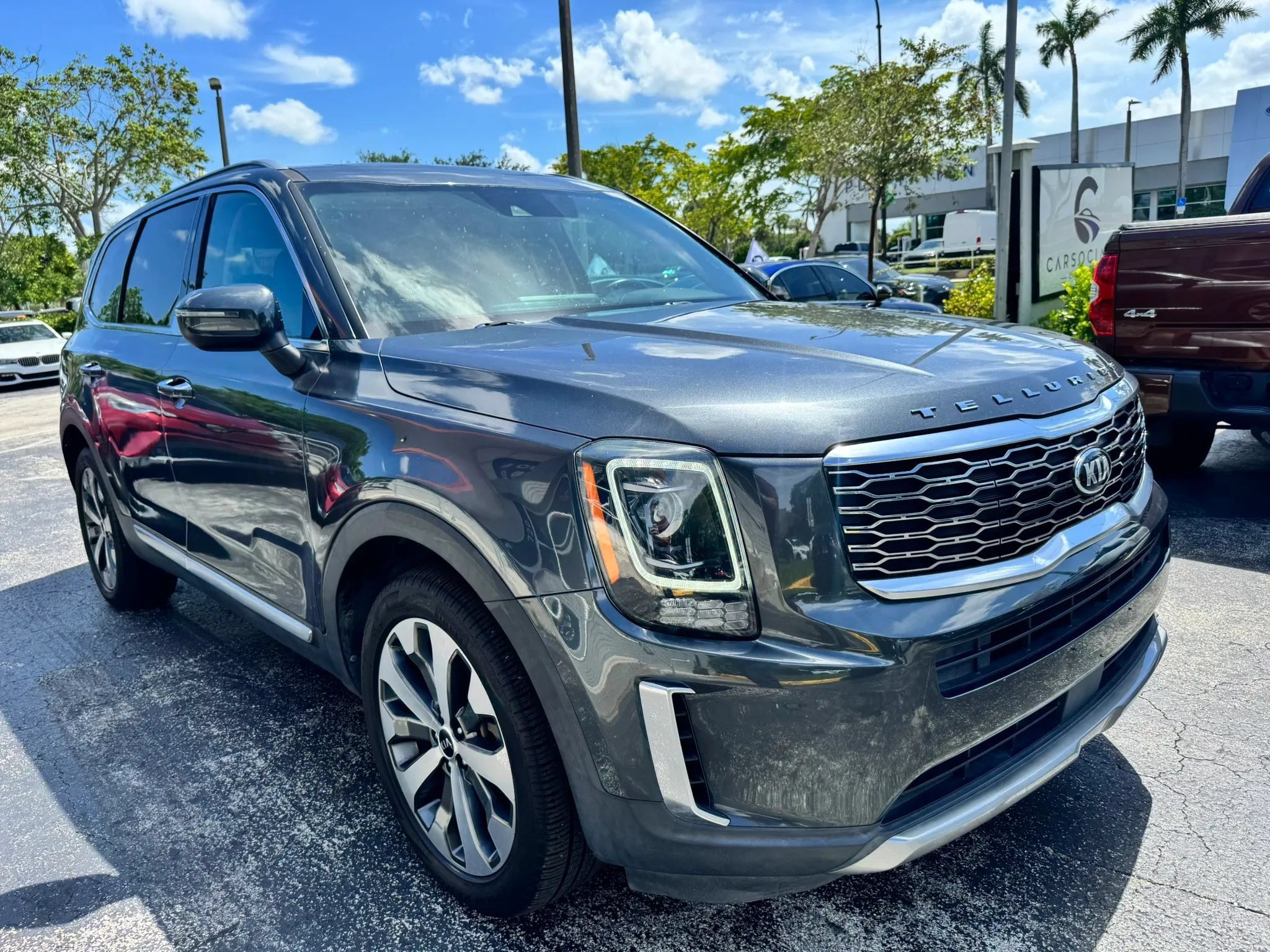 Used 2020 Kia Telluride S AWD/4WD image 3