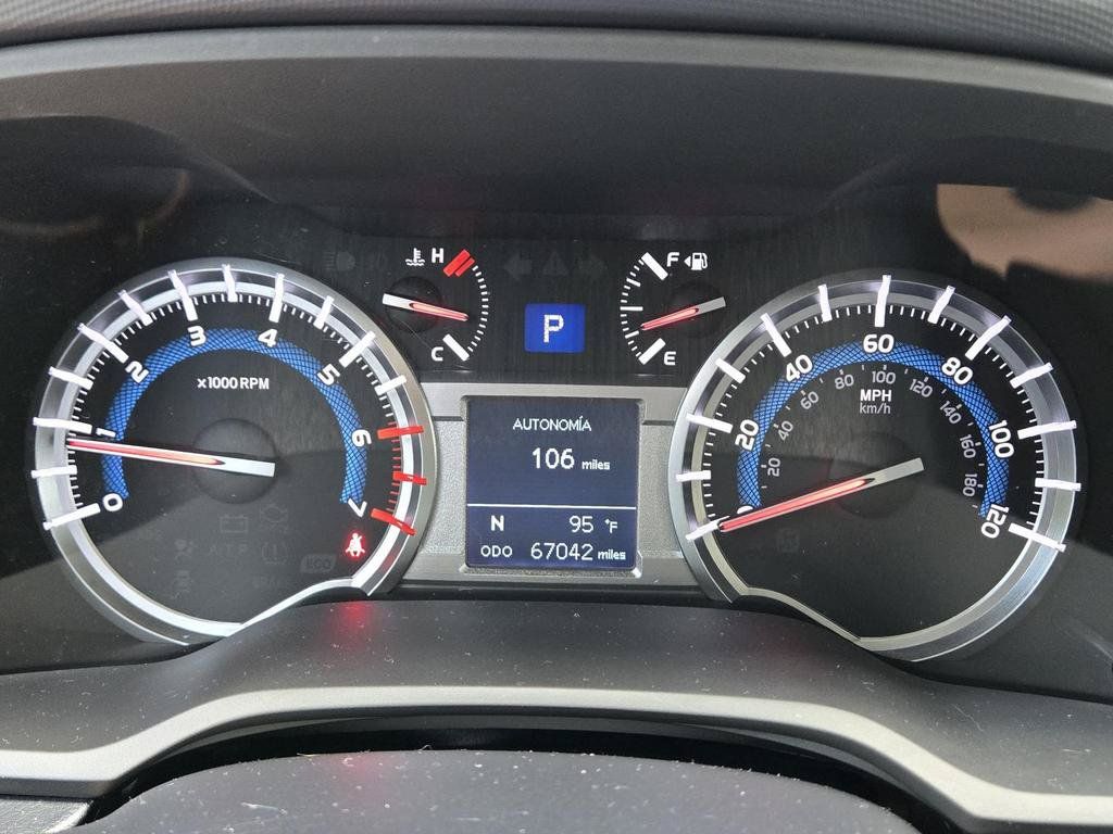 Used 2018 Toyota 4Runner SR5 AWD/4WD image 24