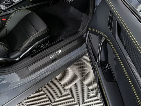 New 2026 Porsche 911 GT3 image 24