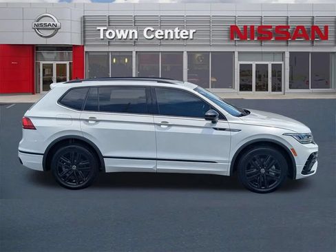 Used 2022 Volkswagen Tiguan SE R-Line FWD image 8