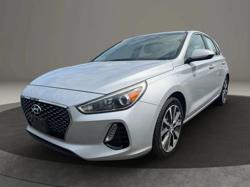 Used 2019 Hyundai Elantra GT FWD image 1