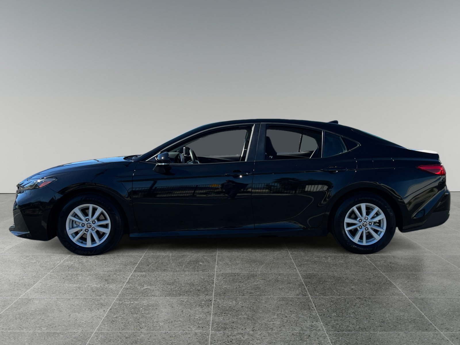 Used 2026 Toyota Camry LE FWD image 2