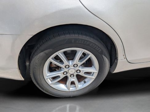 Used 2010 Toyota Camry LE FWD image 33