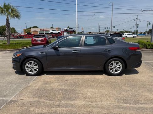 Used 2017 Kia Optima LX FWD image 2