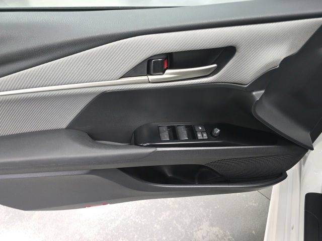 Used 2025 Toyota Camry SE AWD/4WD image 12
