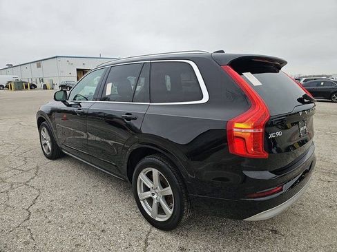 Used 2022 Volvo XC90 T5 Momentum image 4