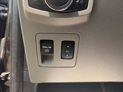 Used 2019 Ford F150 XLT w/ Equipment Group 302A Luxury AWD/4WD image 13