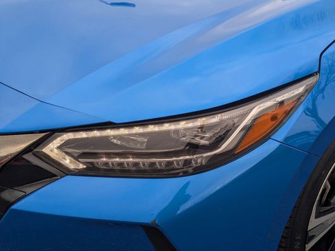 Used 2020 Nissan Sentra SR w/ Premium Package image 12