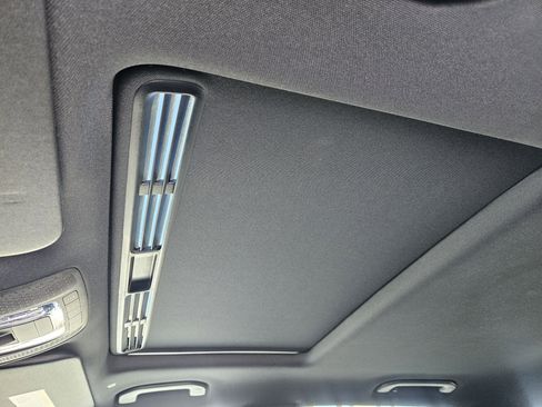 Used 2025 Mercedes-Benz GLE 450 4MATIC image 31