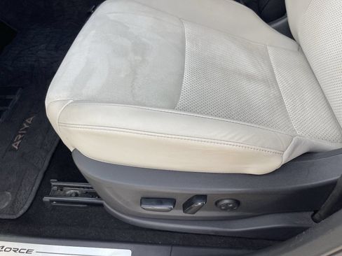 Used 2024 Nissan Ariya AWD image 22