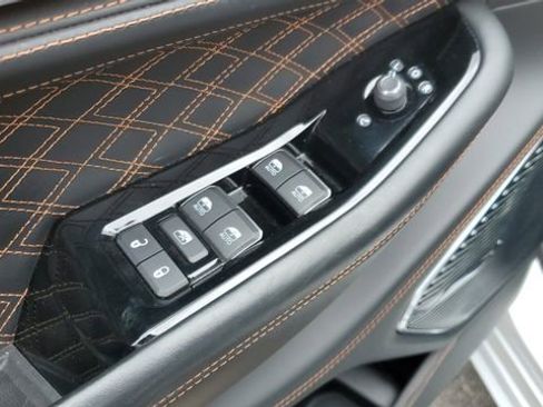 Certified 2022 Jeep Grand Cherokee Summit image 11