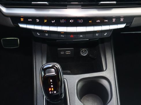 Used 2024 Cadillac XT4 Sport FWD image 32