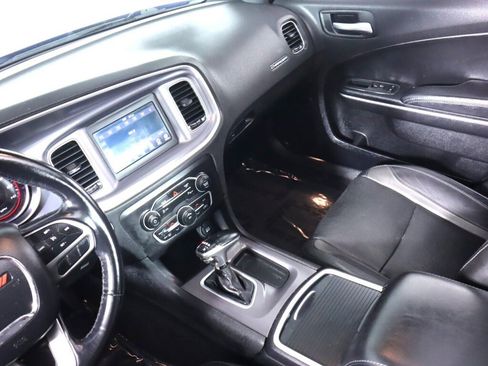 Used 2020 Dodge Charger SXT w/ Leather Interior Group RWD image 31
