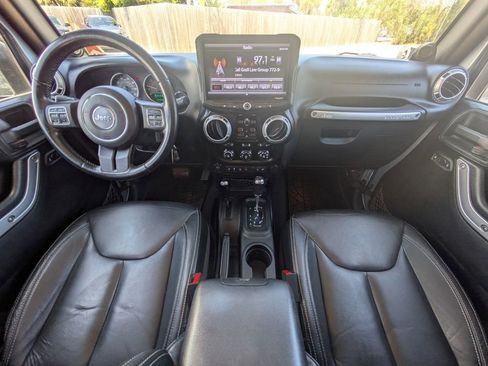 Used 2013 Jeep Wrangler Unlimited Sahara w/ Connectivity Group AWD/4WD image 16