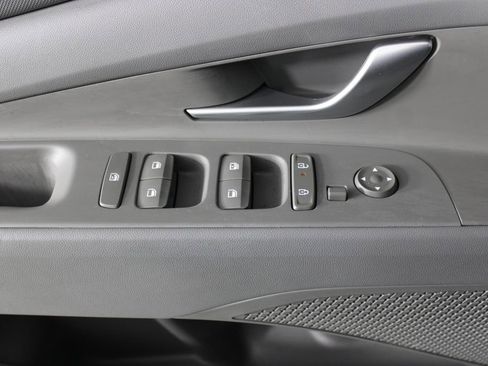 Used 2026 Hyundai Elantra Sport image 23