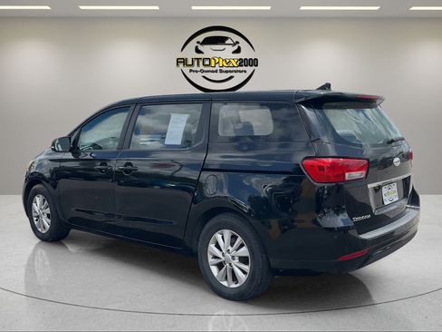Used 2018 Kia Sedona L FWD image 5