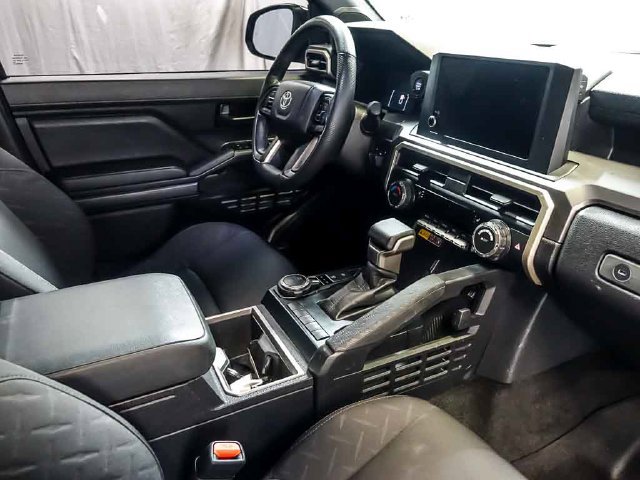 Used 2024 Toyota Tacoma SR5 AWD/4WD image 30