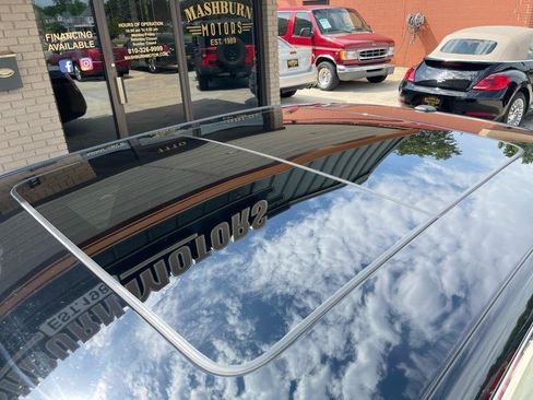 Used 2012 Chrysler 300 Limited w/ Luxury Group RWD image 20