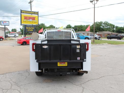 Used 2022 Ford F250 XL w/ Power Equipment Group RWD image 6
