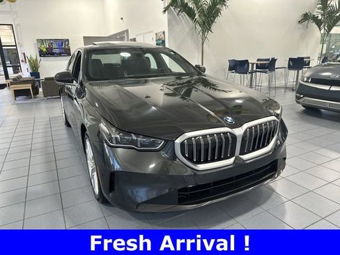 Used 2024 BMW 530i w/ Premium Package image 21