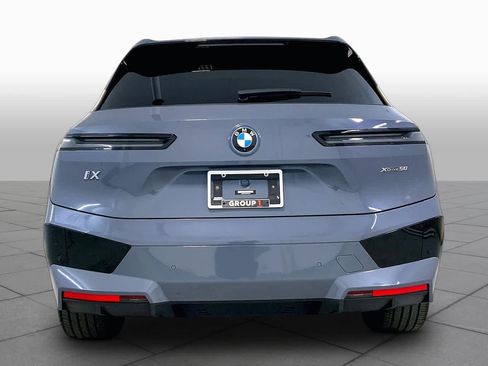 Used 2024 BMW iX xDrive50 w/ Sport Package AWD/4WD image 4