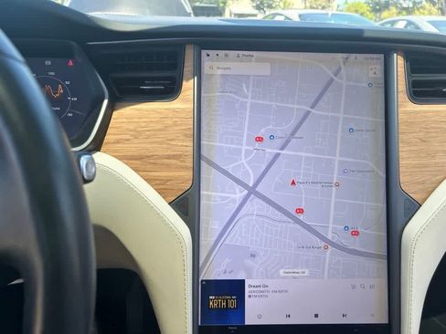 Used 2018 Tesla Model X 75D AWD/4WD image 12