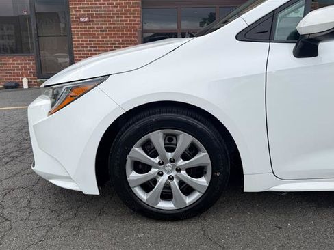 Used 2020 Toyota Corolla LE FWD image 5