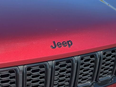 Certified 2023 Jeep Grand Cherokee Altitude AWD/4WD image 12