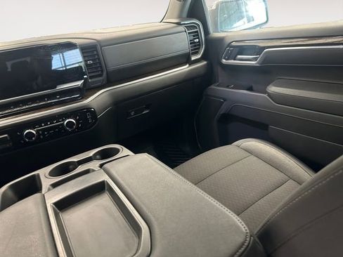 Used 2025 GMC Sierra 1500 SLE AWD/4WD image 11