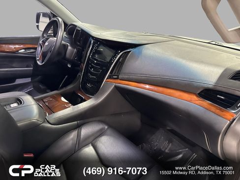 Used 2018 Cadillac Escalade Luxury RWD image 31