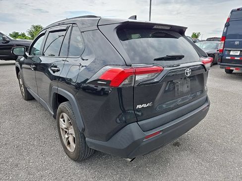 Used 2021 Toyota RAV4 XLE FWD image 5