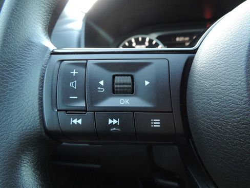 Certified 2022 Nissan Rogue SV image 26