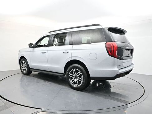 New 2026 Ford Expedition Active image 5