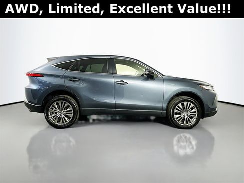 Used 2021 Toyota Venza Limited image 9